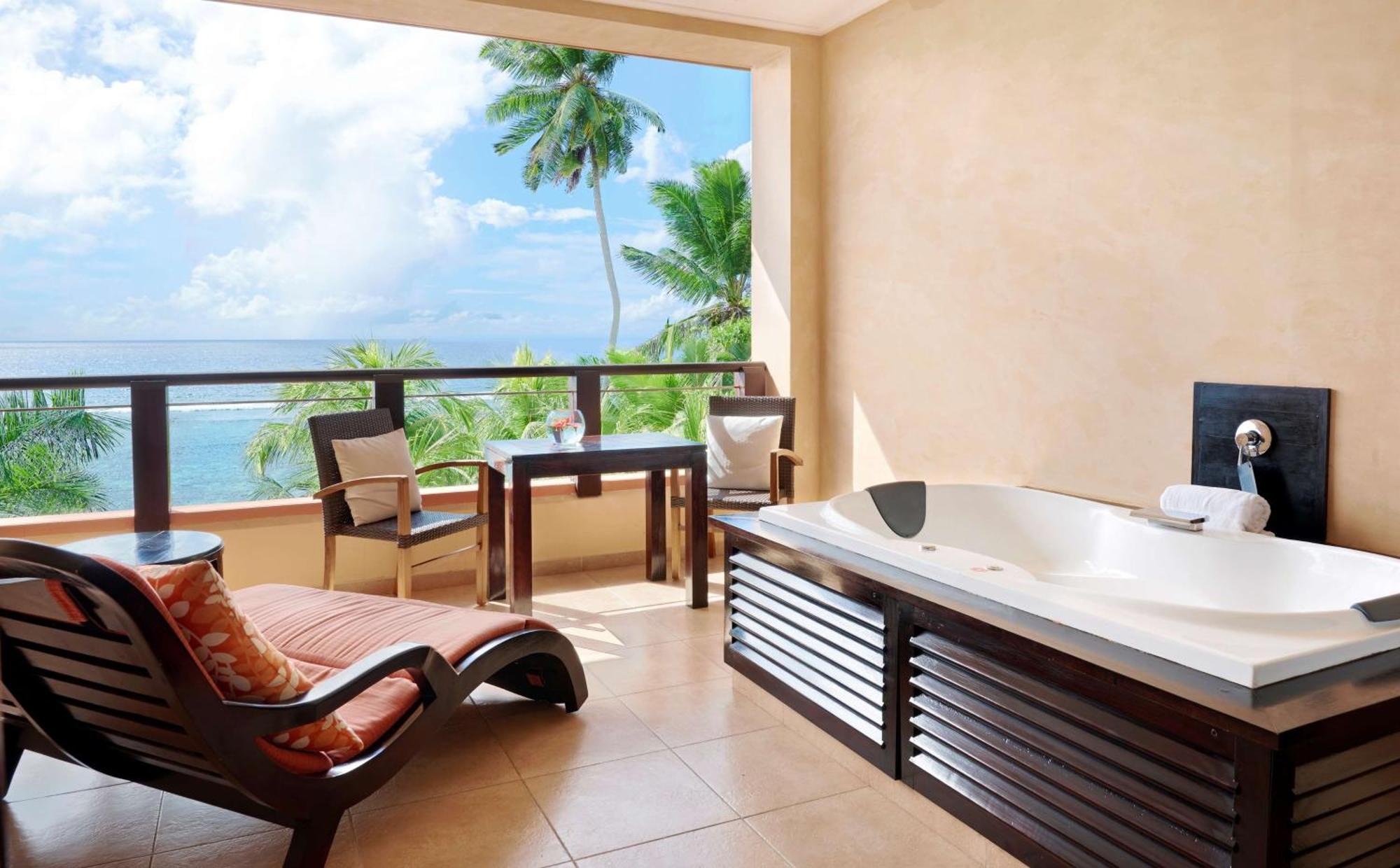 Doubletree By Hilton Seychelles Allamanda Resort & Spa Takamaka Exterior foto