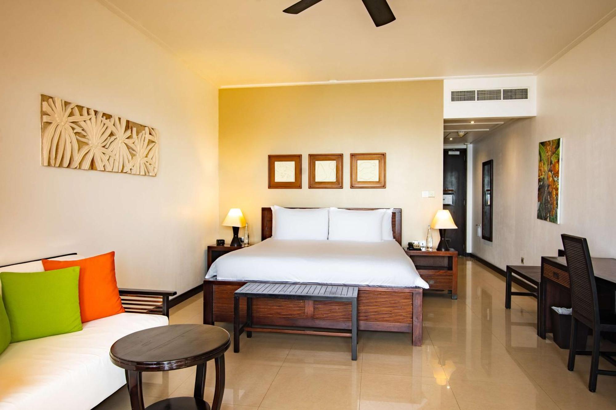 Doubletree By Hilton Seychelles Allamanda Resort & Spa Takamaka Exterior foto