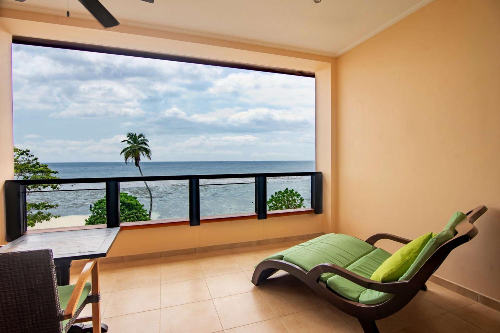Doubletree By Hilton Seychelles Allamanda Resort & Spa Takamaka Exterior foto